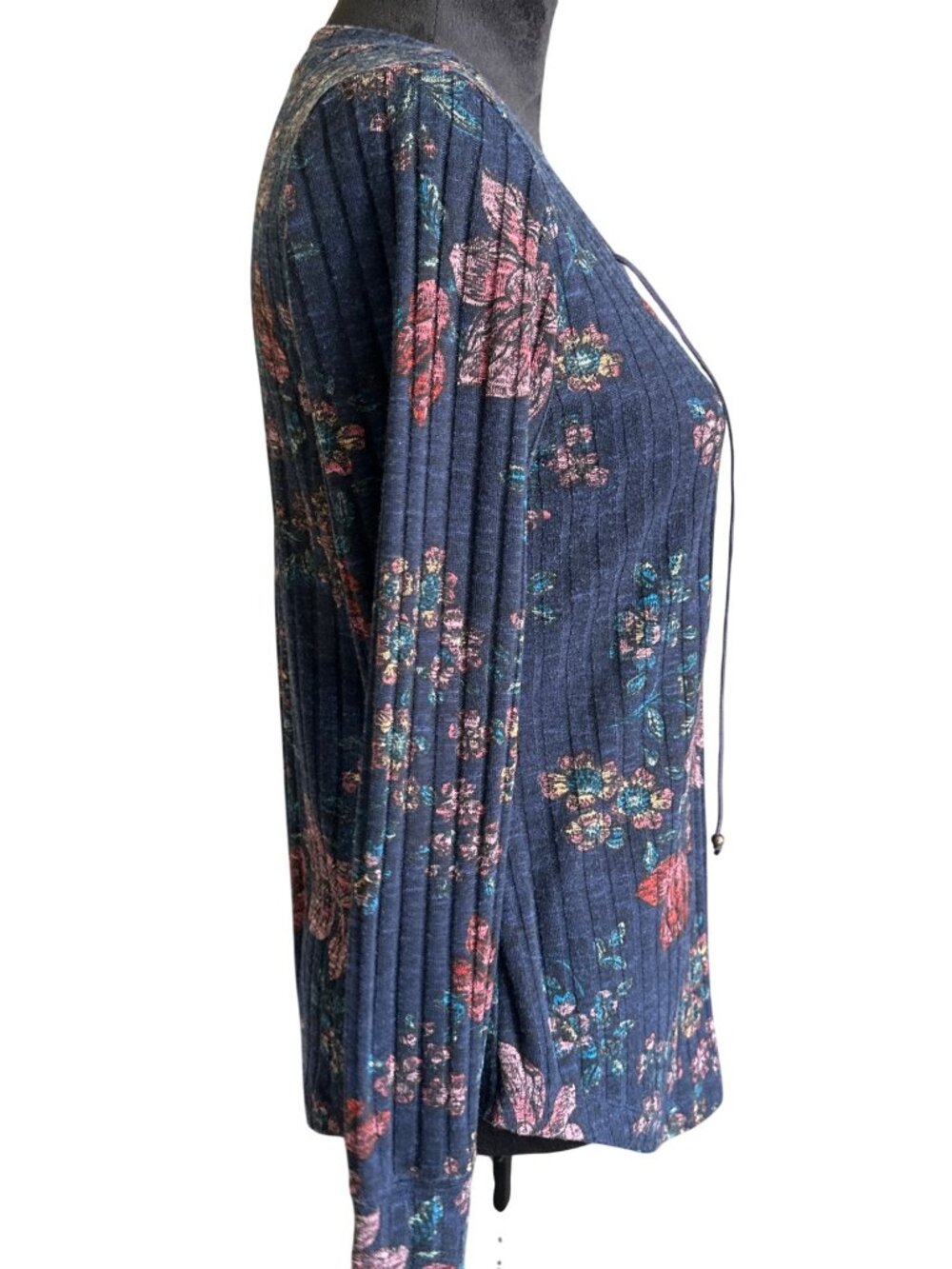 Vintage X America Womens Floral Long-Sleeve Lace-Up Ribbed Knit Top S Navy Multi - Picture 2 of 4